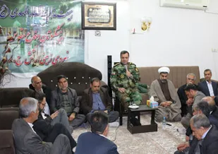 پیشکسوتان دفاع مقدس آثار و خاطرات خود را در اختیار جوانان قرار دهند