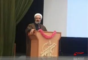 روحانیون باید ملجا و پناهگاه مردم باشد