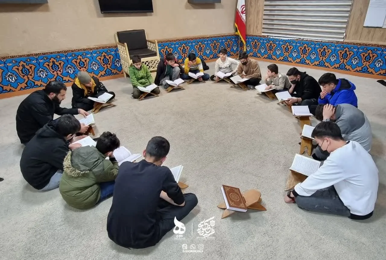 همدان / جلسه قرآن هادی ( محفل جوانان بسیجی )