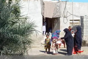 تهیه و توزیع 50 بسته معیشتی بین آسیب دیدگان روستای مرادآباد چابهار