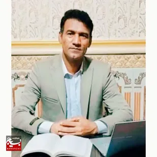 از آموزگاری تا شاعری