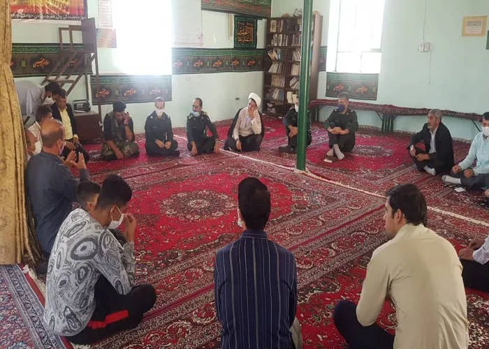 در شرایط کنونی بسیج وسپاه برای مردم بی پناه به عنوان یک نقطه ثقل و تکیه گاه تبدیل شده است
