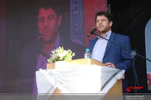 به&zwnj;درستی که کارگران در دوران دفاع مقدس در دو جبهه در حال نبرد بودند