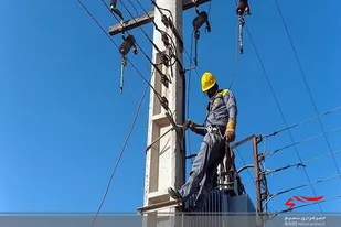 انتقال یک دستگاه ترانس ۲۰۰ کیلو ولت برای رفاه کوهنوردان در تفتان