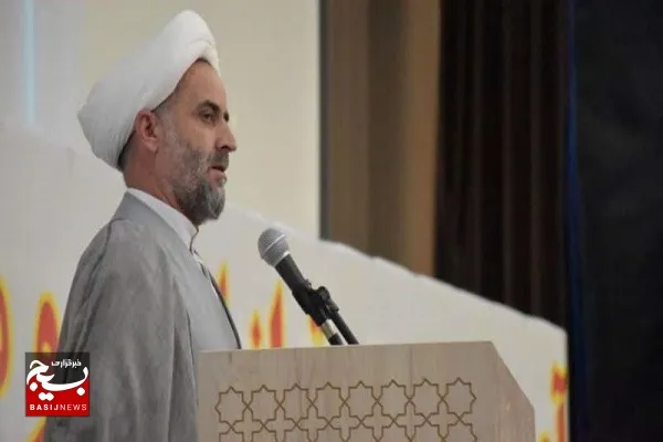 پست‌تر از صهیونیست افرادی هستند که از آنان حمایت می‌کنند