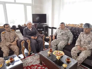 دیدار فرمانده تیپ ۴۸ فتح با امام جمعه اهل سنت شهر میرآباد/ شیخ عبدلرحمن باروزه: سپاه برای ما برکت و عزت است