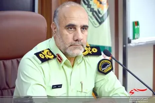 حتی افرادی هم که عذرشرعی دارند نباید در ملاء عام روزه خواری کنند