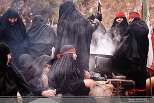 بعضی وقت ها هم به خط مقدم اعزام و مجروحان را به پشت خط منتقل می کردیم