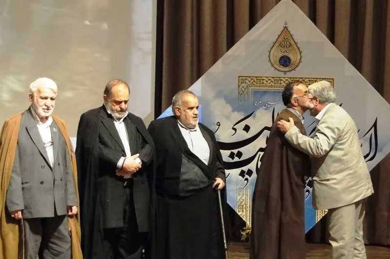 برگزاری یادواره شهید شاخص بسیج مداحان کشور و تجلیل از خانواده‌های شهدا در همدان