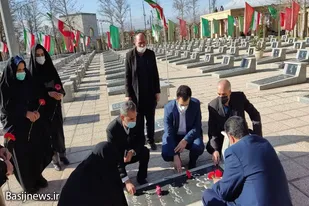 غبارروبی و گل&zwnj;افشانی گلزار مطهر شهدای نهاوند