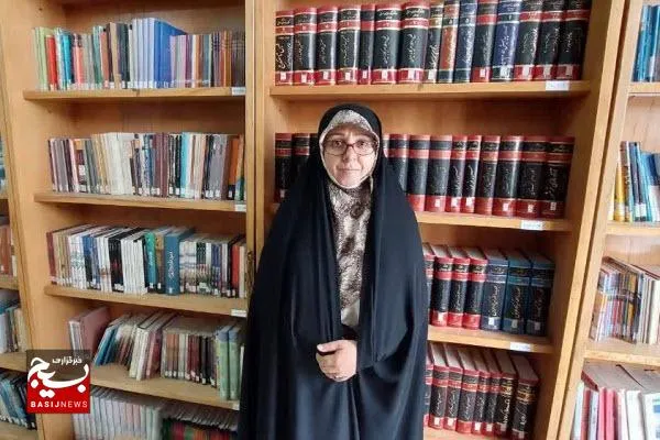 گفتگوی بسیج با کتابدار کتابخانه تخصصی دفاع مقدس همدان