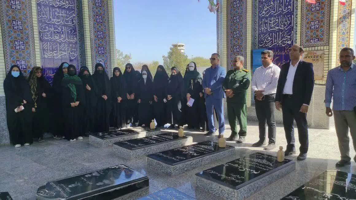 دانش آموزان دختر شهرستان بوموسی عازم راهیان نور شدند