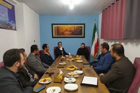 نشست مسئولان علمی، پژوهشی و فناوری گیلان با مدیرعامل هلدینگ پیشگامان و مدیر طرح‌های باقرالعلوم (ع)