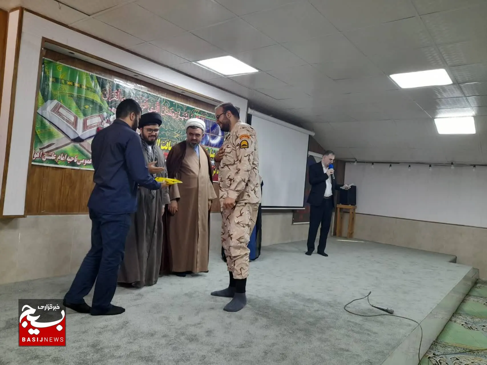 تجلیل از برترین های مسابقات حفظ قرآن کریم ناحیه امام علی ع اهواز