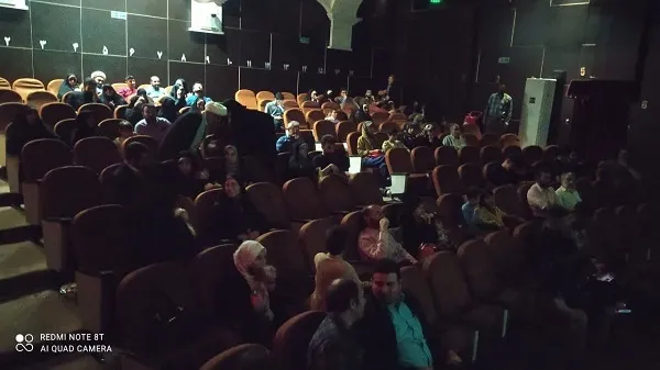 اکران اختصاصی فیلم سینمایی غریب توسط رزمندگان گردان