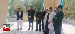 غبارروبی از مزار شهدای گمنام دانشگاه ولایت ایرانشهر