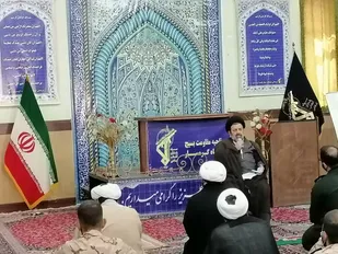 مسئول نمایندگی ولی فقیه در سپاه استان سمنان با پاسداران و پایوران ناحیه گرمسار دیدار کرد