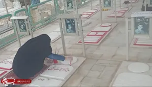 رنگ آمیزی سنگ قبور مطهر شهیدان در گلزار شهدای شهر دهق انجام شد