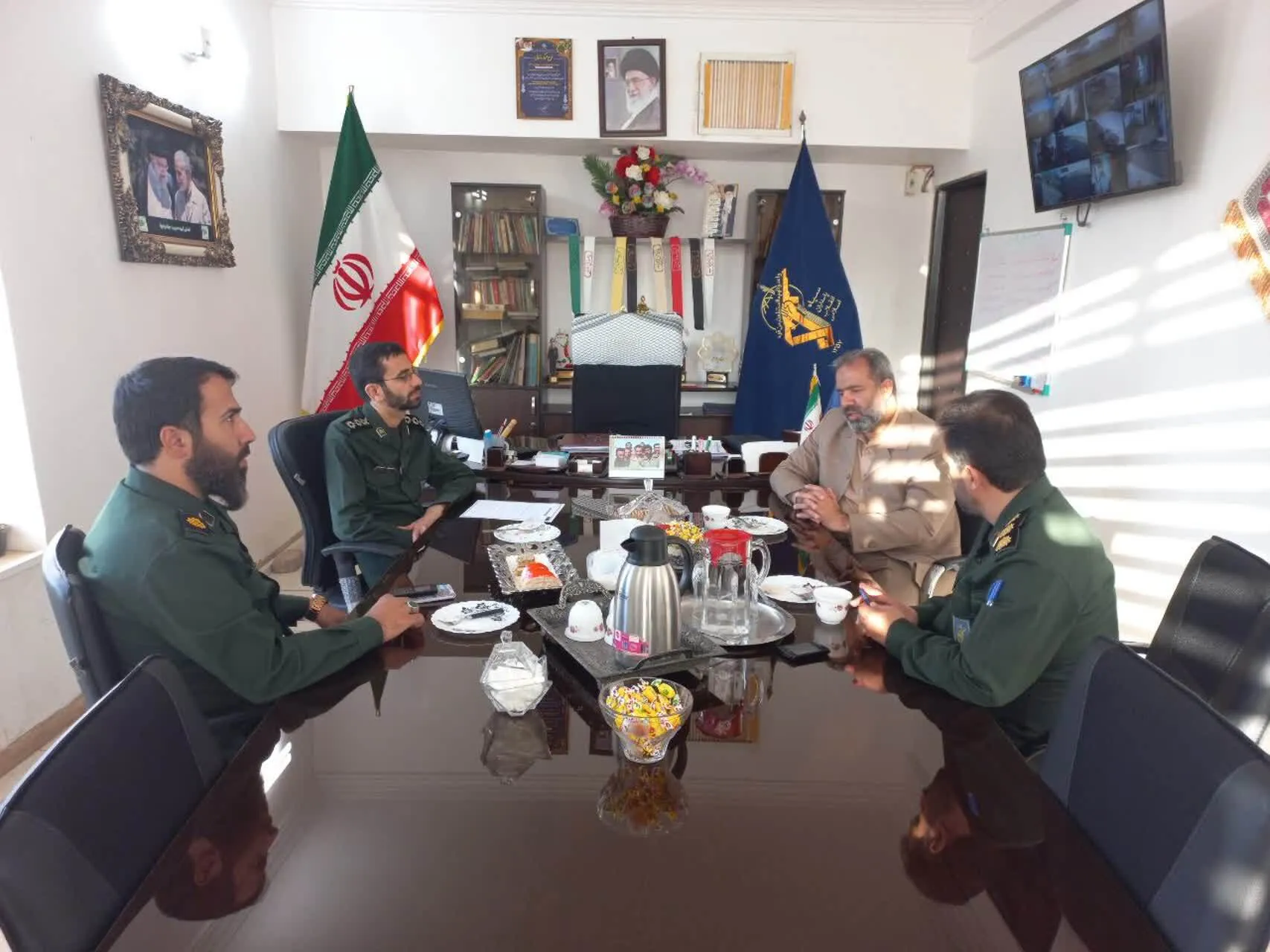 دیدار مسئول اجتماعی سپاه استان تهران با فرمانده ناحیه پیشوا