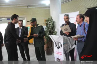 گشایش نمایشگاه قاب مقاومت در شهرکرد