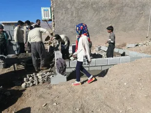 تلاش گروه جهادی یاوران مهدی حوزه عشایری خاتم در روستای بوروییه