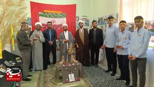 نمایشگاه مدرسه انقلاب در دبیرستان پسرانه شهید مطهری اهرم برگزار شد