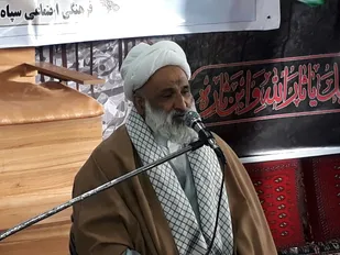 تفکری که با جبهه استکبار تعامل می کند غرب گرایانه و باطل است
