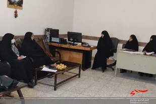 نشست استادیار صالحین با فرماندهان حوزه حضرت زینب (س) دامغان برگزار شد