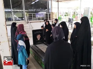 غبارروبی مزار شهدای زاهدان به مناسبت هفته دفاع مقدس