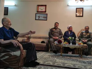 استاد خلبان هوانیروز تجلیل شد