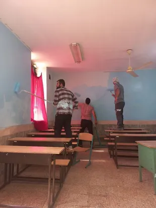 رنگ&zwnj;آمیزی دبیرستان دخترانه شهدای موزرم به همت جوانان جهادی روستای موزرم