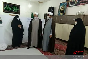 بازدید امام جمعه و مسئولان سپاه تویسرکان از کارگاه تولید ماسک روستای اشتران