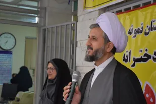 دانش آموزان با الگوگیری از فرهنگ عاشورا در دفاع از آرمان های انقلاب اسلامی از جان خود گذشتند / کسب علم و ولایتمداری وظیفه اصلی دانش آموزان