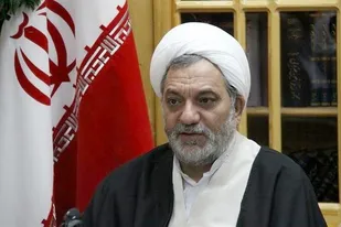 دانشجویان مراقب باشند در تور سیاه&zwnj;نمایی و دروغ&zwnj;سازی دشمن گرفتار نشود.