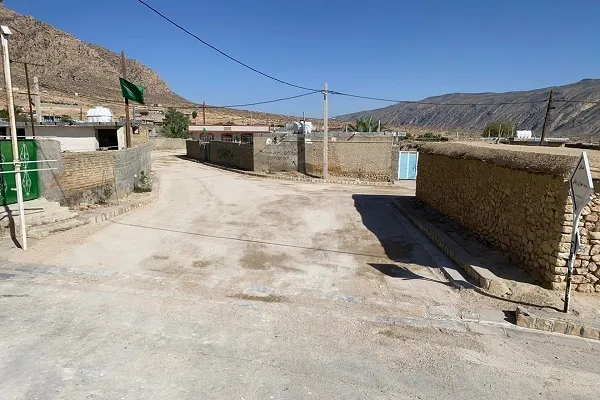 اجرای ۱۵۰۰متر مربع زیر ساخت در معبر اصلی روستای سرگر فیروز آباد