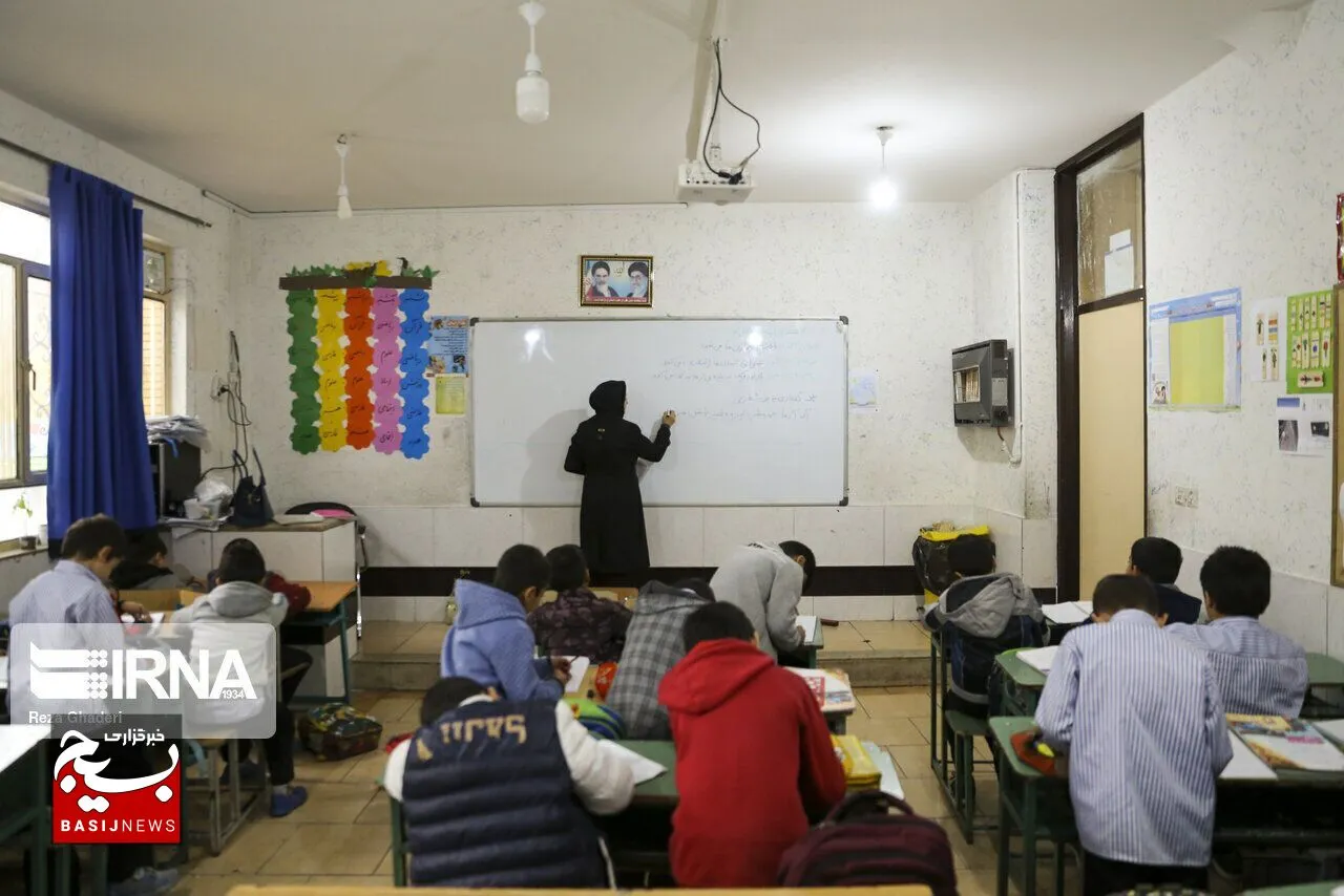 دولت برای برگشت دانش آموزان بازمانده از تحصیل به چرخه آموزش در تلاش است