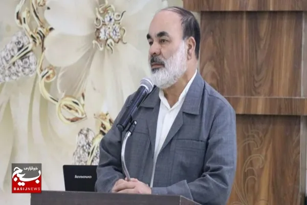 معلمان و اساتید باید به علم روز مسلط باشند