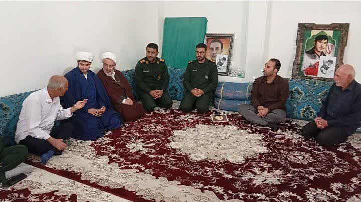 تکریم خانواده‌های معظم شهدا در شهرستان رومشکان با حضور مسئول نمایندگی ولی‌فقیه در سپاه حضرت ابوالفضل (ع) لرستان