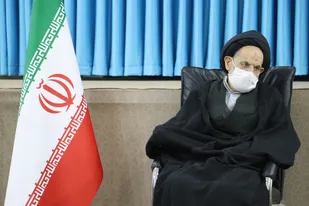انقلاب اسلامی امروز غربی&zwnj;ها را به زانو درآورده است/همگان برای پیاده شدن مفاهیم اسلام و تحقق آرمان&zwnj;های انقلاب باید احساس مسئولیت کنند