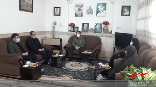 دیدار رییس آموزش و پرورش ناحیه ۳ قم با خانواده&zwnj;های شهیدان &laquo;کریمی&raquo; و &laquo;امجدی&raquo;
