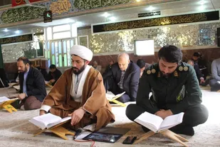 آرامش دنیا و آخرت در گرو انس با قرآن است