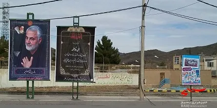 نصب پوستر حماسه ۹ دی و سردار دلها بر روی خودروهای عمومی