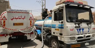 گرمای دوباره هوا موجب افزایش آبرسانی سیار در اصفهان شد/ اعزام 22 دستگاه تانکر آبرسانی