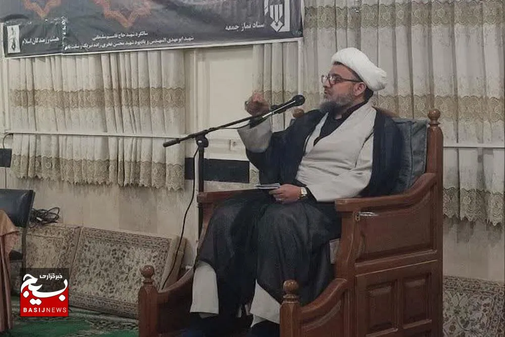 شهید سلیمانی الگویی کامل از ولایت‌پذیری