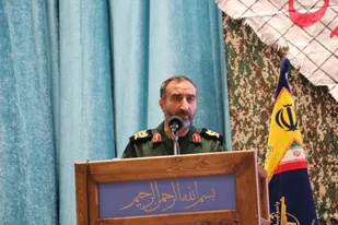 کسانی که انقلاب اسلامی را قبول دارند و در فراز و نشیب های آن  پای کار می آیند بسیجی هستند.