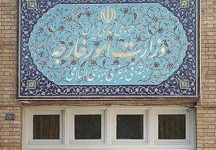 دستگاه دیپلماسی از مجاری دیپلماتیک با بی احترامی به مقدسات برخورد کند