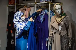 برگزاری  نمایشگاه عفاف و حجاب در ساختمان شهرداری منطقه ۱۰