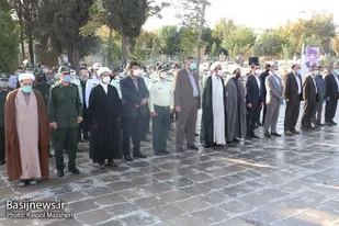 به مناسبت مراسم گرامیداشت هفته&zwnj;ی دفاع مقدس مراسم غبار روبی گلزار شهدای&zwnj; شهر فلاورجان انجام شد.