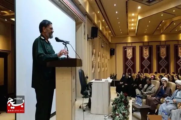 اهتمام به قرآن ما را در برابر برنامه‌های دشمن بیمه می کند