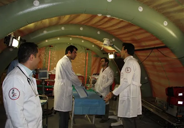 بسیج جامعه پزشکی بوشهر ۵ درمانگاه صحرایی در نجف و کربلا راه‌اندازی کرد